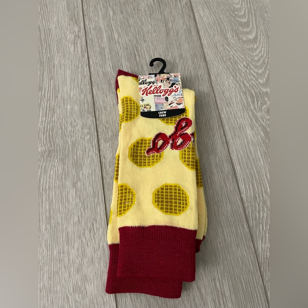 Eggo Waffle men’s socks